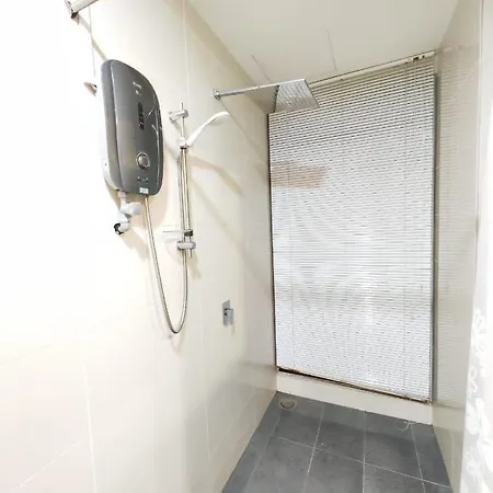 Mosaic High Floor And Nice View 2 Bedroom 4-5 Pax Johor Bahru Exterior photo