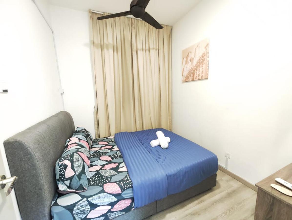 Mosaic High Floor And View 2 Bedroom 4-5 Pax Apartment Johor Bahru
